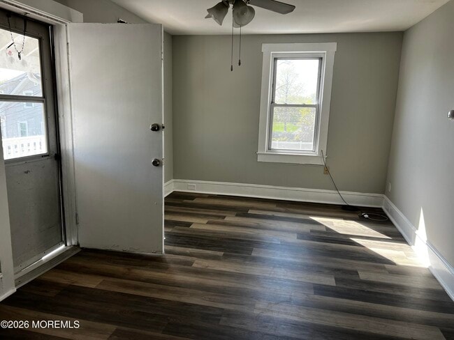 Building Photo - 1221 9th Ave