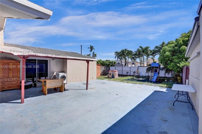Building Photo - 11854 SW 210th St