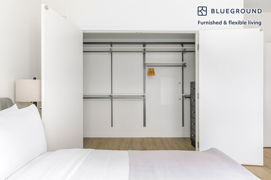 Building Photo - 350 Chastain Pl