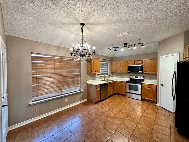 Building Photo - Single Family House in Arlington 76001