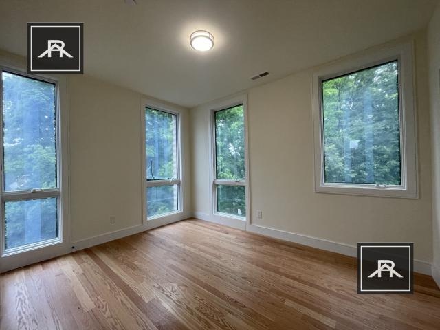 Building Photo - 3 bedroom in Brookline MA 02445