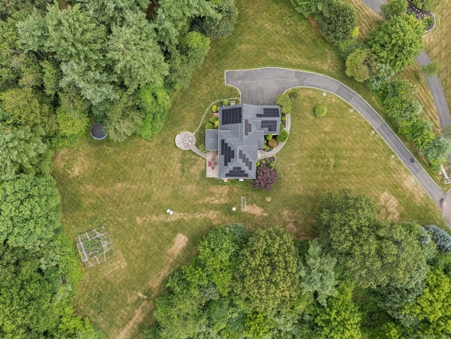 Building Photo - 745 Cook Hill Rd