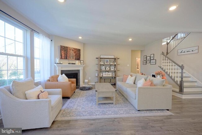 Building Photo - 65 Westmont Dr