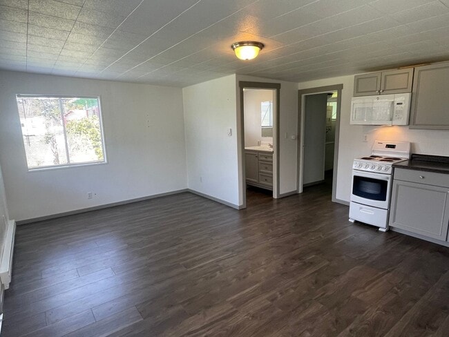 Building Photo - 1-Bedroom Cabin at Gooseberry Point