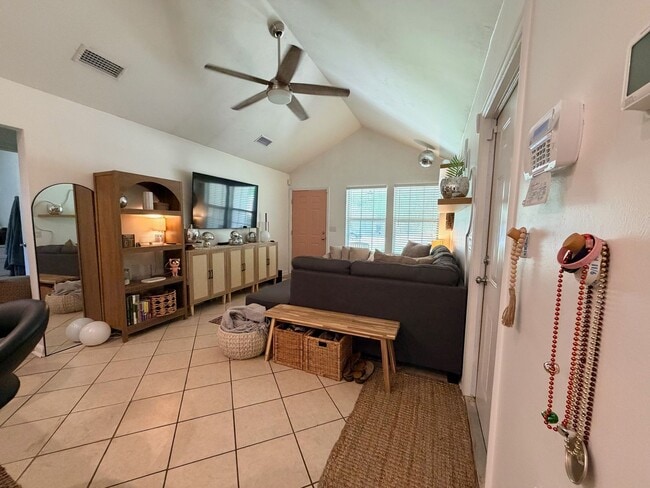 Building Photo - Fully Updated “Cottage” Home Near Colleges, Airport & Coastal Getaways