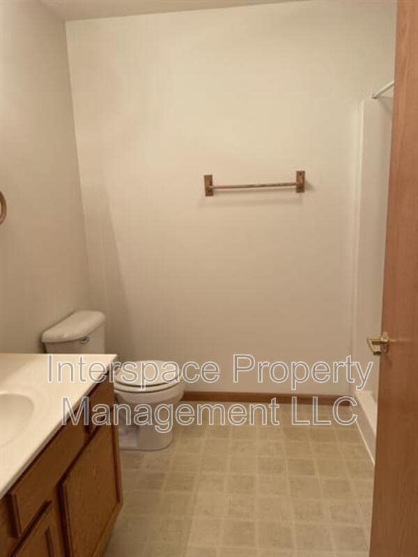 Building Photo - 135 Liberty Ln