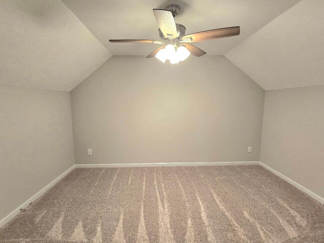 Building Photo - 4876 Rolling Hill Rd