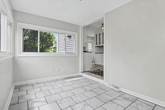 Building Photo - 2799 Brandon Rd