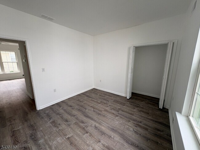Building Photo - 37 Stafford Ln
