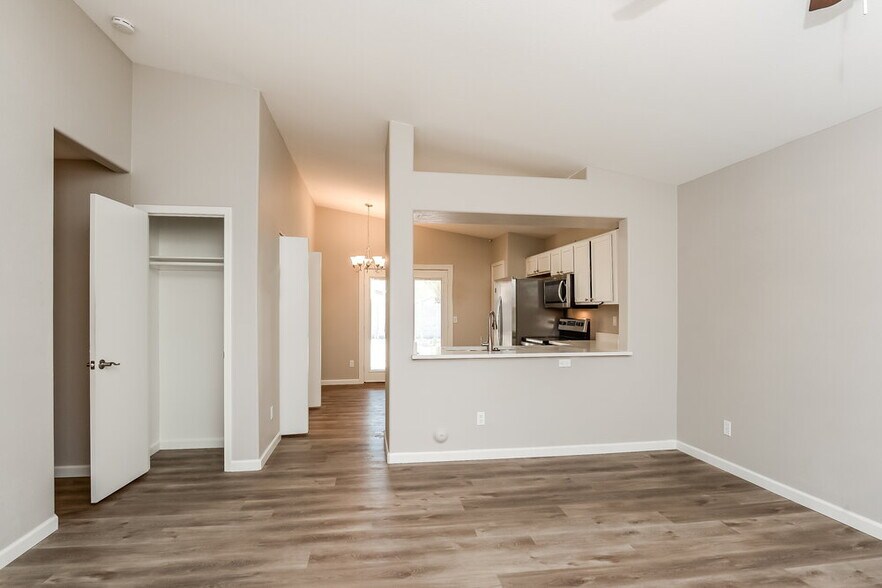 Building Photo - 1727 E Palo Blanco Way