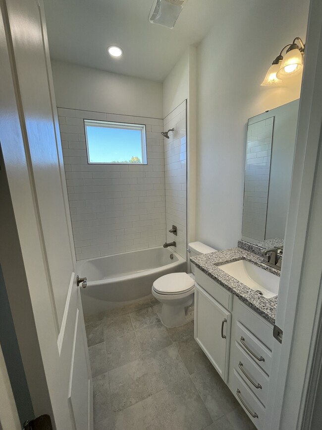 Building Photo - 4625 Kobus Ct.