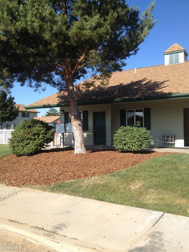 Primary Photo - 340 Lois St