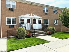 Building Photo - 725 Joralemon St