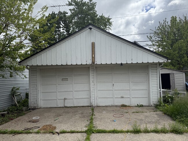 Building Photo - 4112 Caroline Ave