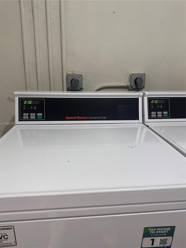 Building Photo - 1530 NE 191st St