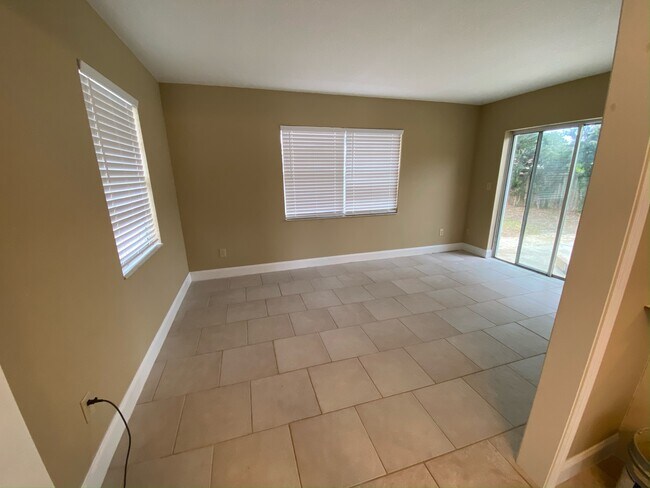 Building Photo - 1055 Greco Rd