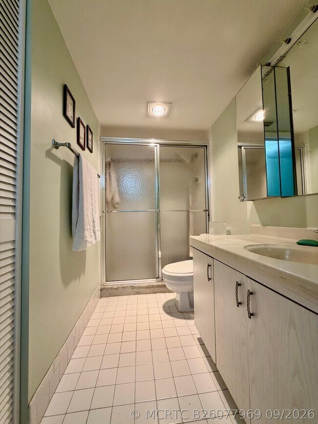 Building Photo - 2101 Lucaya Bend