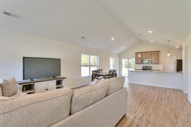 Building Photo - 178 Sitting Bull Dr