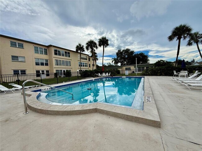 Building Photo - 11700 Park Blvd