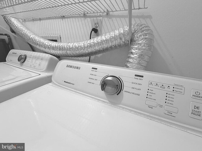 Building Photo - 24 Wilcox Ct