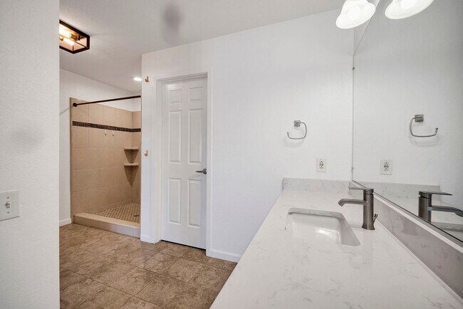 Building Photo - 2280 Hurley Way