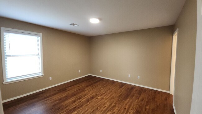 Building Photo - 2002 S Frankfort Ave