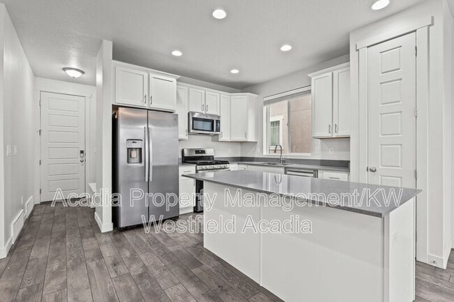 Building Photo - 298 Old Farm Ln