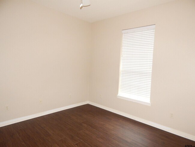 Building Photo - 5622 Andover Dr