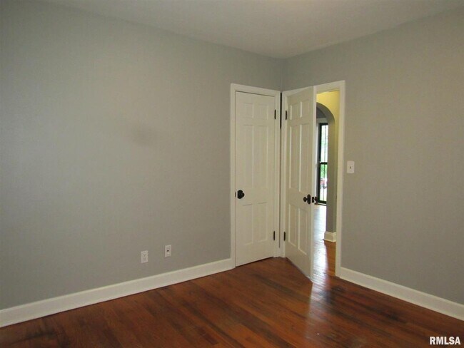 Building Photo - 1126 W Lombard St