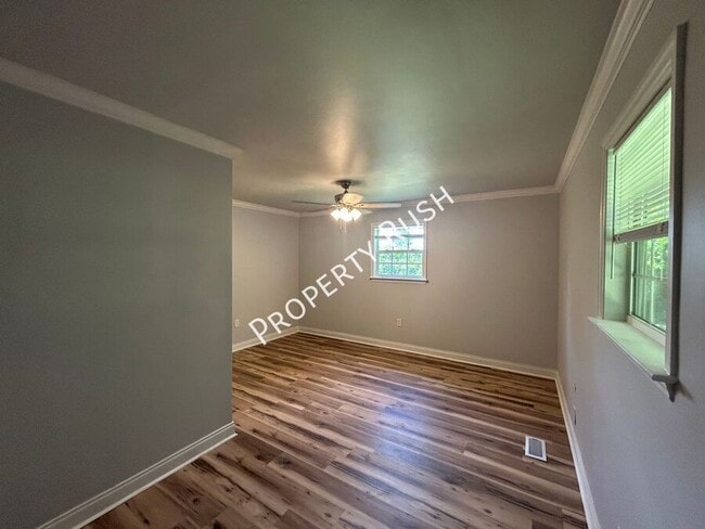 Building Photo - 9119 Westminister Cir Dr