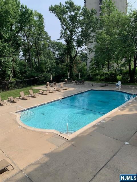 Building Photo - 1450 Palisade Ave