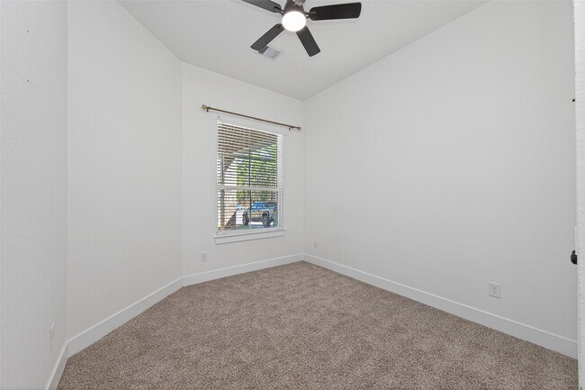 Building Photo - 177 Hidden Peak Dr