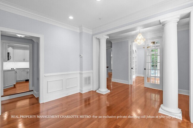 Building Photo - 529 Queens Rd