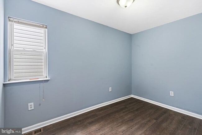 Building Photo - 2035 Watkins St