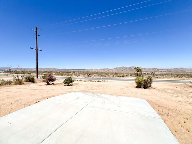Building Photo - 60721 Alta Loma Dr
