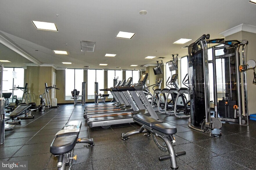 Building Photo - 851 N Glebe Rd