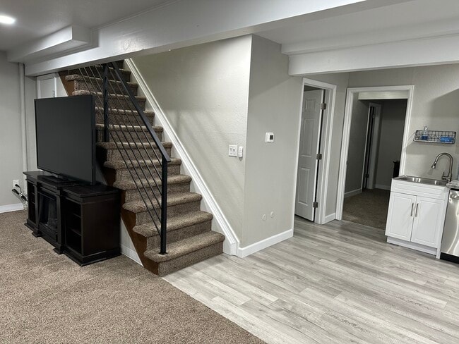 Building Photo - 11916 Barrett St