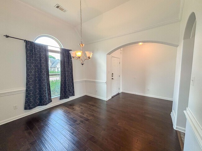 Building Photo - 6839 Hare Hill Dr