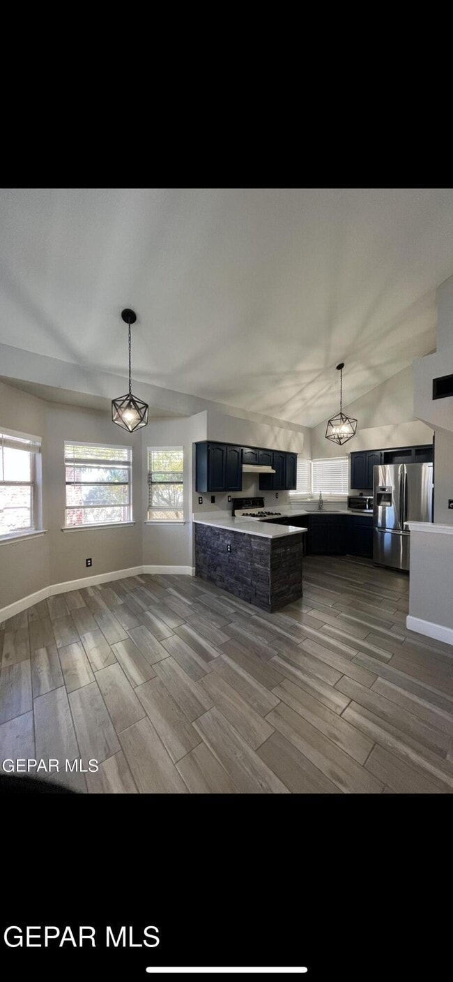 Building Photo - 7548 Plaza Taurina Dr