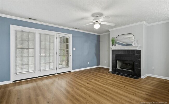 Building Photo - 331 Bubble Creek Ct