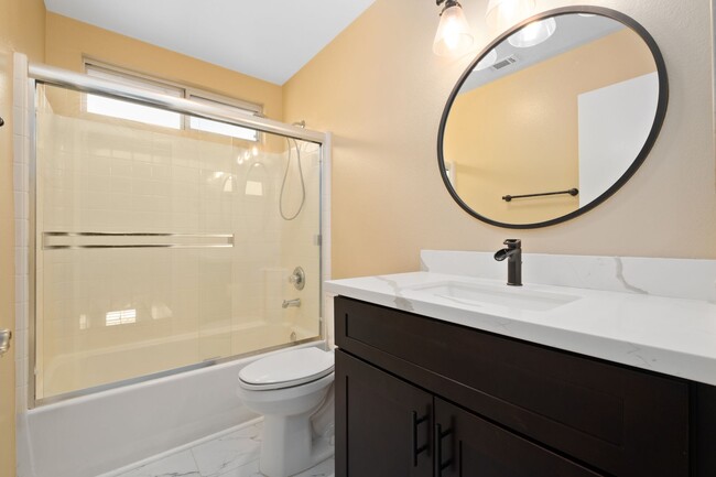 Building Photo - Charming 3-Bedroom | 2.5 BTH Home in Prime...