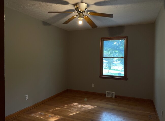 Building Photo - 3 Bedroom | 3 Bath House in Elizabethtown - FOR RENT