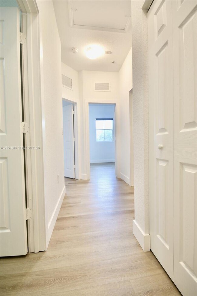 Building Photo - 10870 NW 88th Terrace
