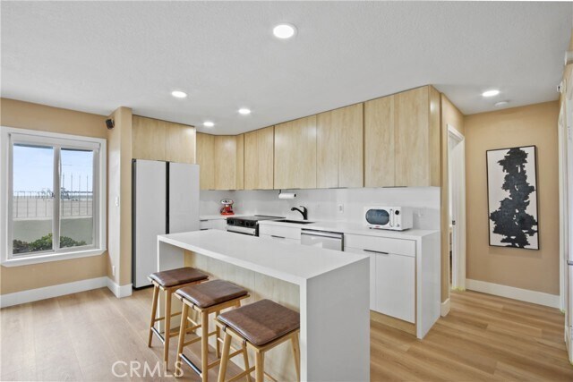 Building Photo - 711 Pacific Coast Hwy