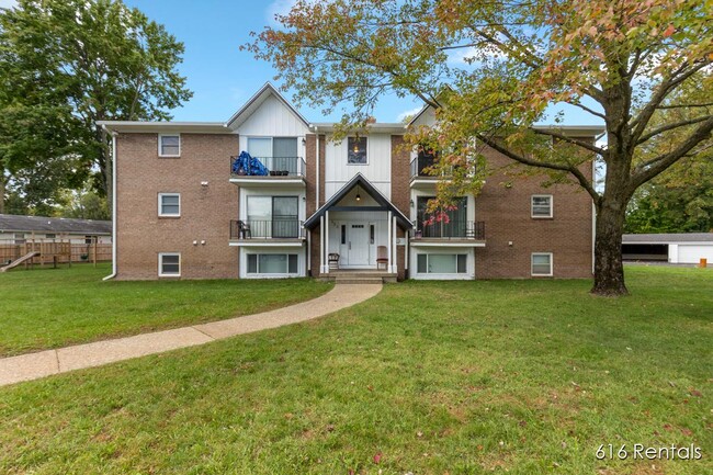 Building Photo - 630 56th St SE