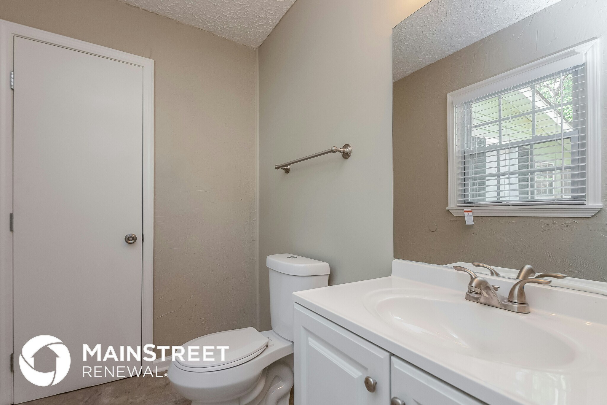 Building Photo - 6394 Waikiki Way