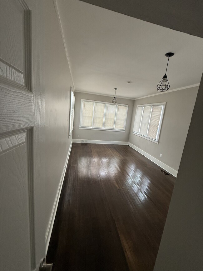 Building Photo - 209 Philip St