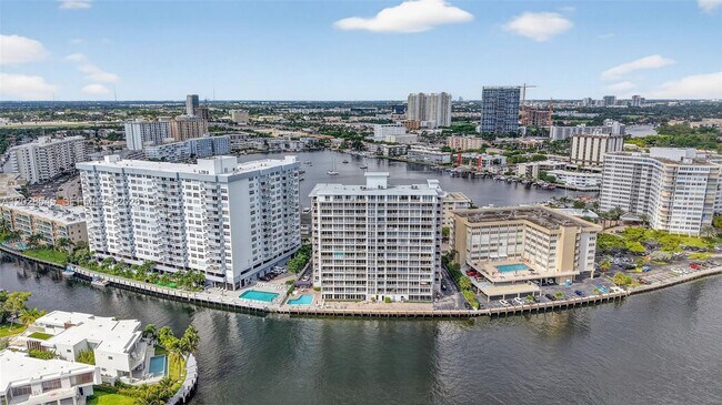 Building Photo - 121 Golden Isles Dr