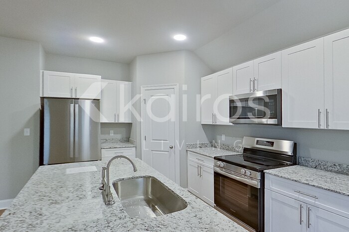 Building Photo - 22838 Monterey Ave