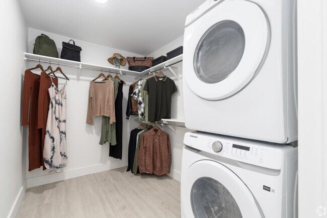 Building Photo - 1985 NW Savier St